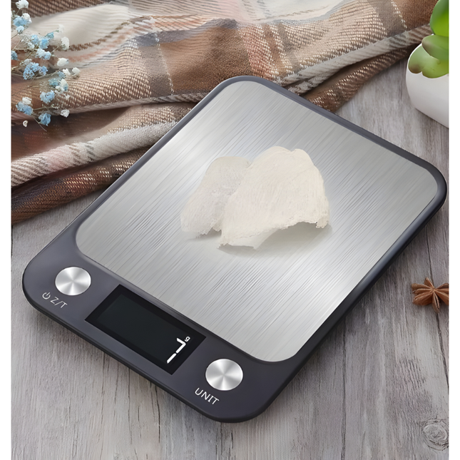 ميزان مطبخ رقمي نحيف من الستانلس ستيل – شاشة LCD كبيرة ولمس – سعة حتى 10 كجم بدقة 1 جم (سكاي-تاتش) – أسود