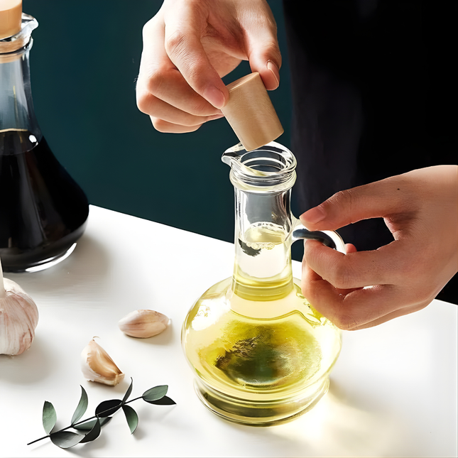 زجاجة زيت/خل زجاجية بغطاء خشبي محكم ومقبض صب مريح – سعة 450 مل