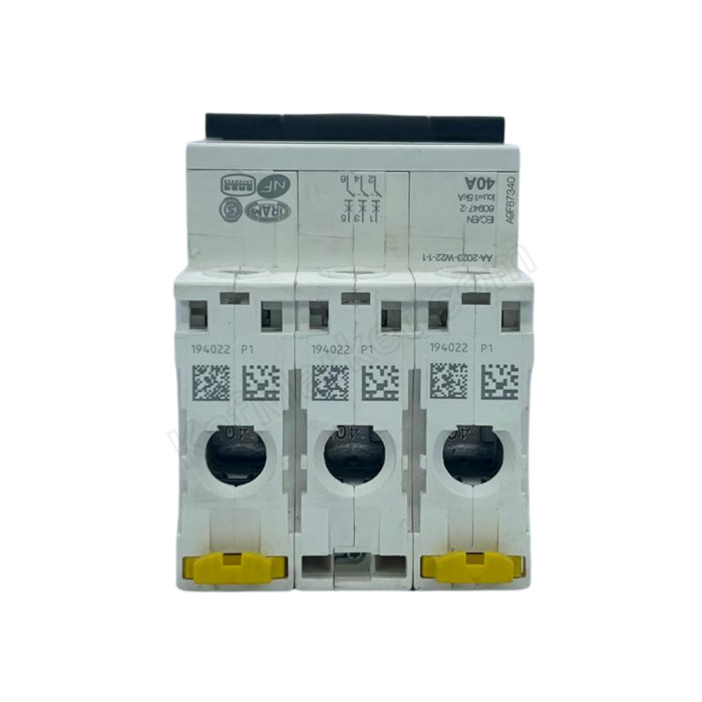40A 3P Miniature Circuit Breaker (MCB), 10kA Schneider Electric   قاطع ثلاثي 40 امبير 10ك 3 بول شنايدر الكتريك
