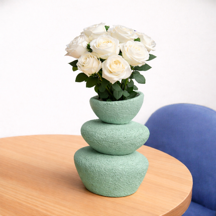 فازة ديكور بشكل عضوي ملتوي – بيج رملي