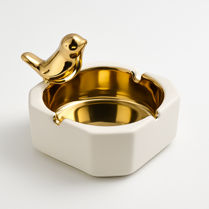 طفاية سجائر سيراميك فاخرة بتصميم الطائر الذهبي – لمسة ديكور راقية تجمع بين العملية والأناقة