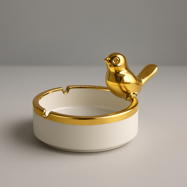 طفاية سجائر سيراميك فاخرة بتصميم الطائر الذهبي – أناقة راقية تناسب كل ديكور