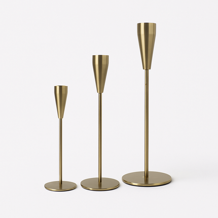 حامل شموع معدني فاخر باللون الذهبي – لمسة ديكور عصرية تجمع بين الفخامة والبساطة
