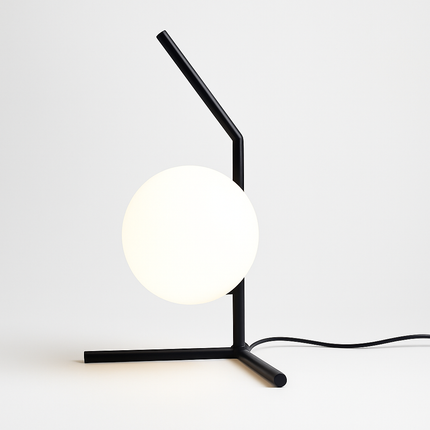 مصباح طاولة ديكوري بتصميم عصري – إضاءة دافئة وأناقة هندسية في قطعة واحدة