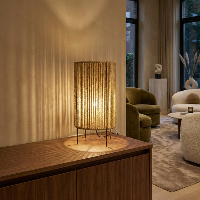 أباجورة ديكور ستاند – تصميم عصري بإضاءة دافئة
