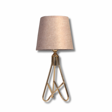 أباجورة طاولة معدني بقاعدة هندسية مع شابوه قماشي – متاح بلونين (أوف وايت / بيج)