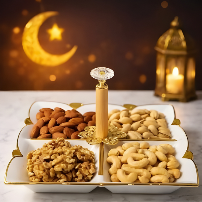 شيّالة مكسرات وحلويات مربّعة 4 أقسام – بورسلين أبيض بحواف ذهبية ومقبض كريستال