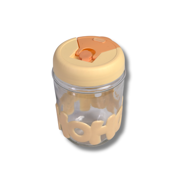 كوب زجاجي بشفّاطة وغطاء سيليكون بحروف مجسّمة – لون وردي/بنفسجي