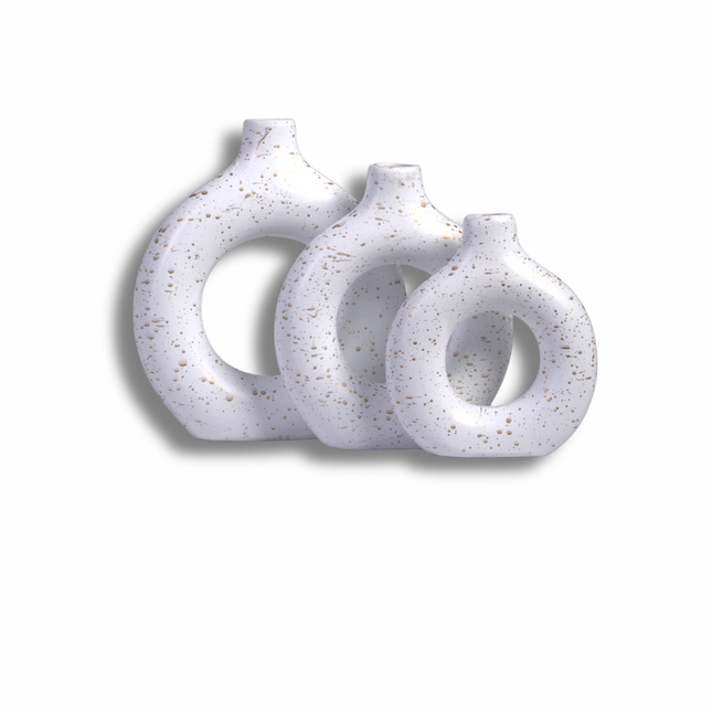 طقم فازات سيراميك ديكورية بتصميم حلقي عصري – لمسة فنية راقية تكمل جمال أي مساحة